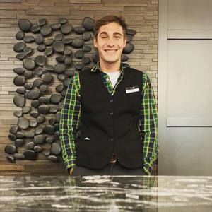 Meet your Posher, Troy